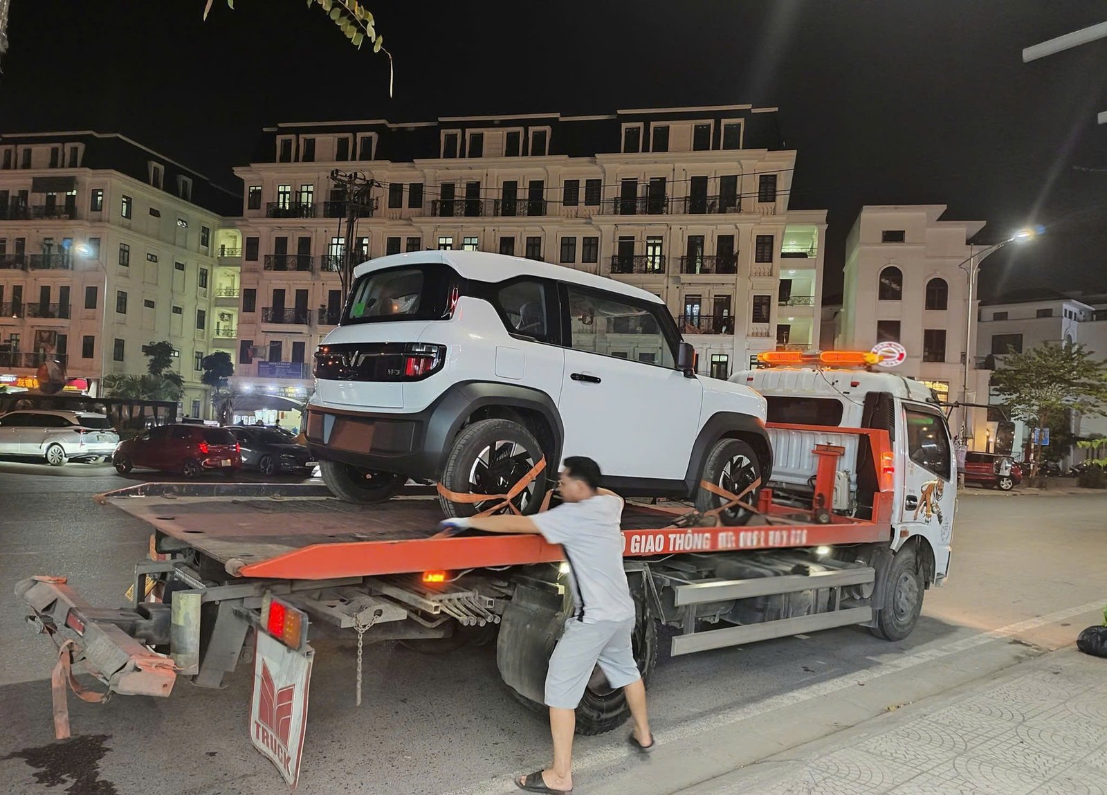 Cứu hộ sửa chữa xe công trình tại hiện trường Quảng Ninh