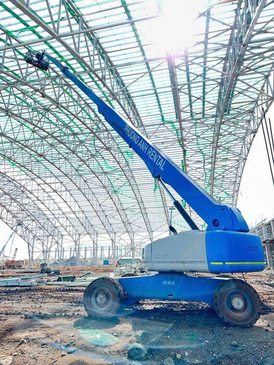 Cho thuê xe Boom Lift thi công tại Quảng Ninh