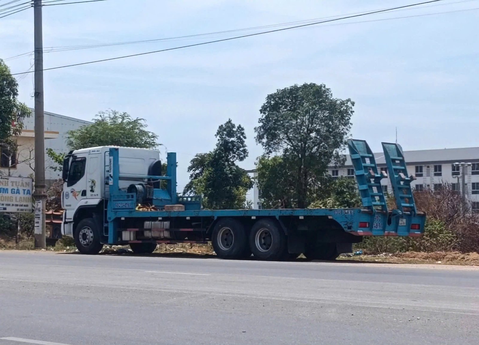 Rơ moóc siêu trường vận chuyển tại Hạ Long